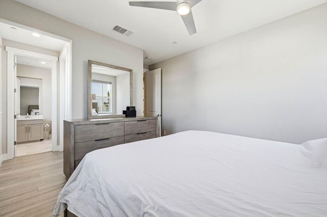 701 Golden Acorn Ct, Rocklin, CA 95765