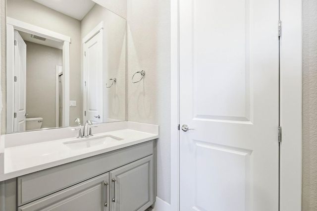 701 Golden Acorn Ct, Rocklin, CA 95765