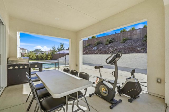701 Golden Acorn Ct, Rocklin, CA 95765