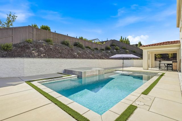 701 Golden Acorn Ct, Rocklin, CA 95765