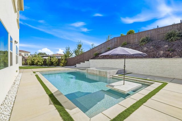 701 Golden Acorn Ct, Rocklin, CA 95765