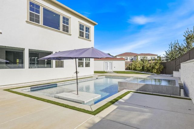 701 Golden Acorn Ct, Rocklin, CA 95765