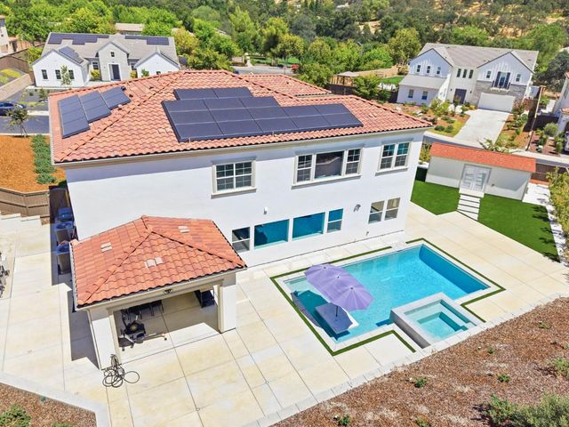 701 Golden Acorn Ct, Rocklin, CA 95765