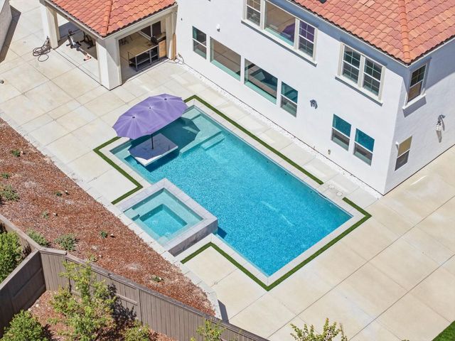 701 Golden Acorn Ct, Rocklin, CA 95765