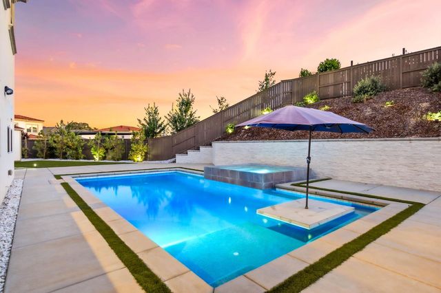 701 Golden Acorn Ct, Rocklin, CA 95765