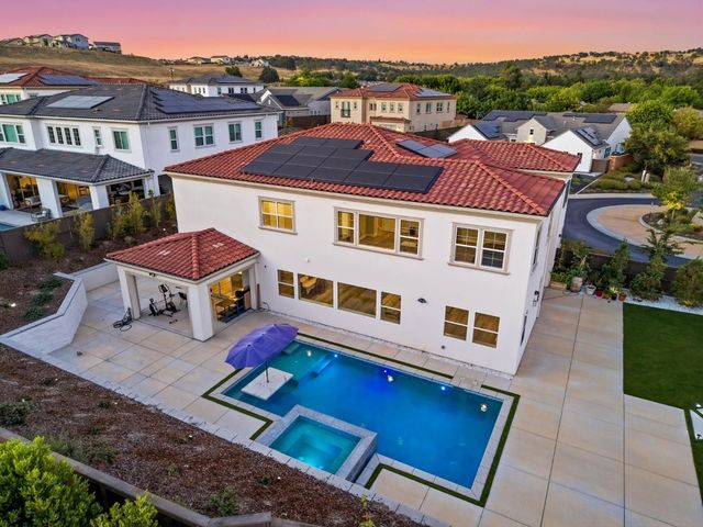 701 Golden Acorn Ct, Rocklin, CA 95765