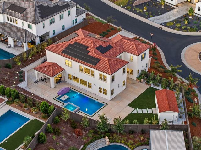 701 Golden Acorn Ct, Rocklin, CA 95765