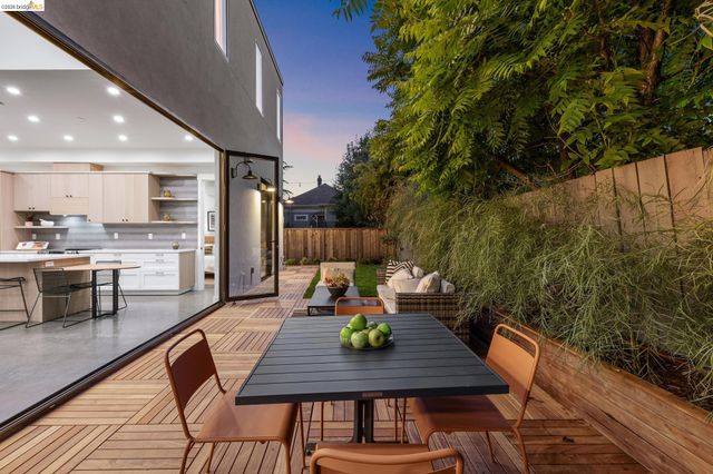 1517 Fairview St, Berkeley, CA 94703