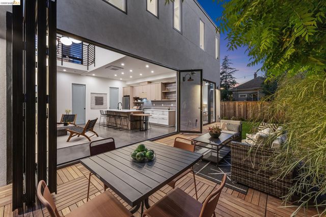 1517 Fairview St, Berkeley, CA 94703