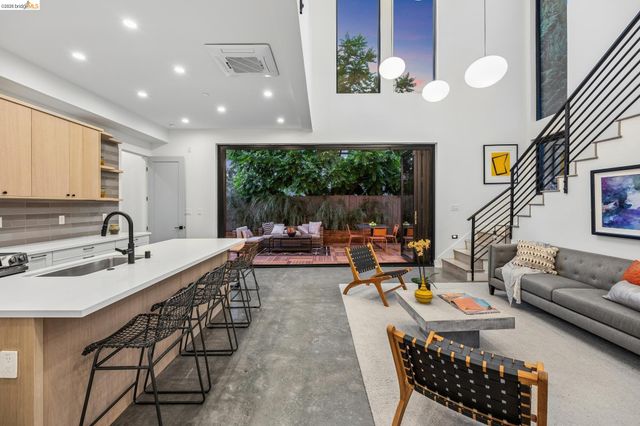 1517 Fairview St, Berkeley, CA 94703