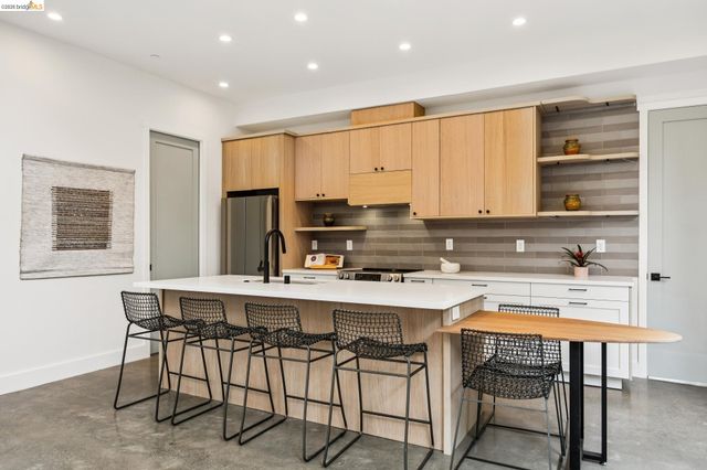 1517 Fairview St, Berkeley, CA 94703