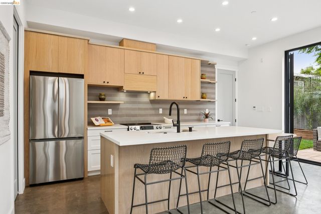 1517 Fairview St, Berkeley, CA 94703