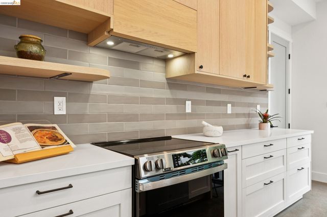 1517 Fairview St, Berkeley, CA 94703