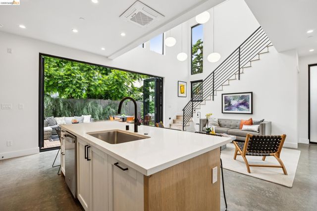1517 Fairview St, Berkeley, CA 94703