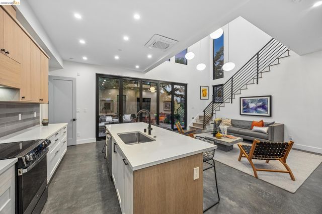 1517 Fairview St, Berkeley, CA 94703