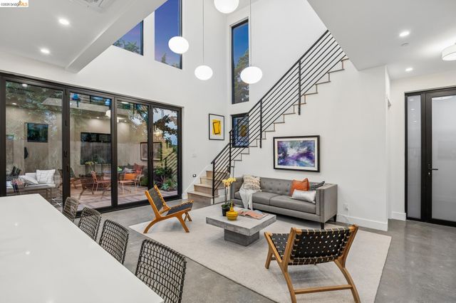 1517 Fairview St, Berkeley, CA 94703