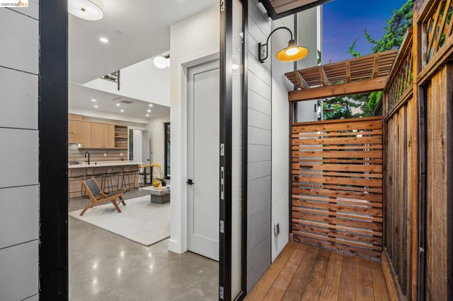 1517 Fairview St, Berkeley, CA 94703