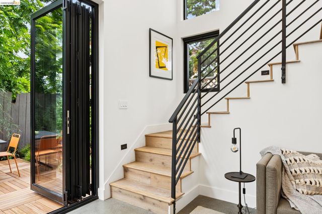1517 Fairview St, Berkeley, CA 94703
