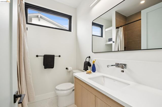 1517 Fairview St, Berkeley, CA 94703