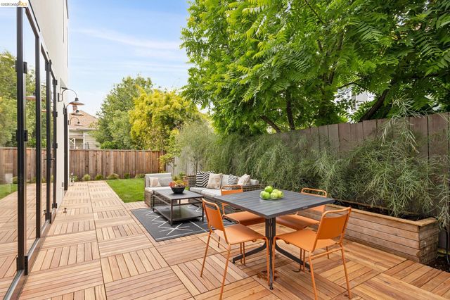 1517 Fairview St, Berkeley, CA 94703