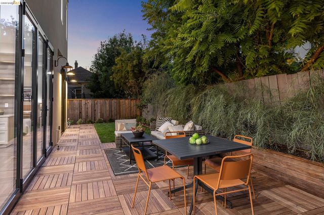 1517 Fairview St, Berkeley, CA 94703