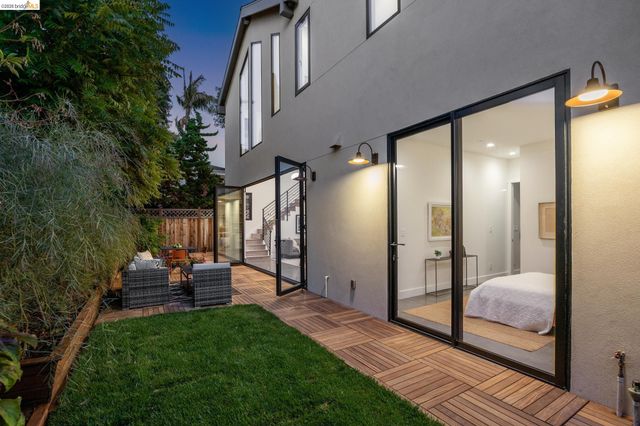 1517 Fairview St, Berkeley, CA 94703