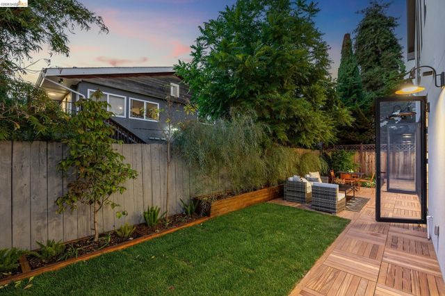 1517 Fairview St, Berkeley, CA 94703