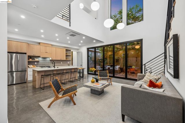 1517 Fairview St, Berkeley, CA 94703