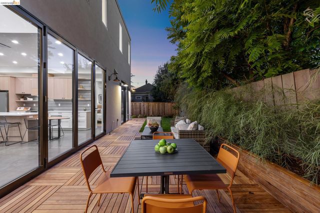 1517 Fairview St, Berkeley, CA 94703