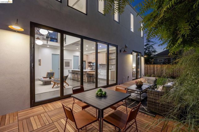 1517 Fairview St, Berkeley, CA 94703