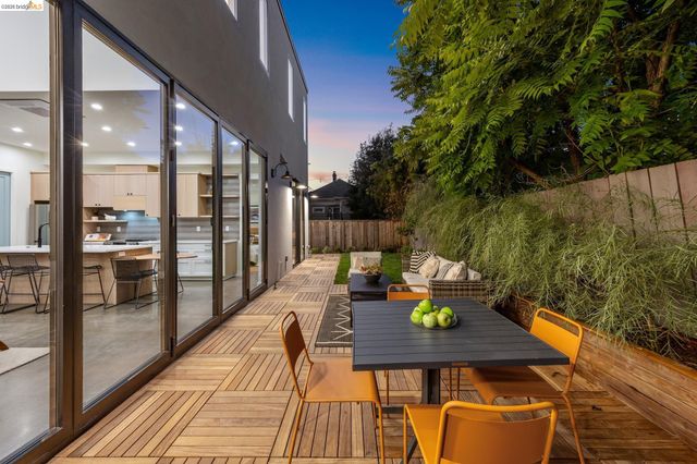 1517 Fairview St, Berkeley, CA 94703