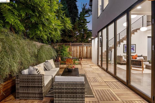 1517 Fairview St, Berkeley, CA 94703