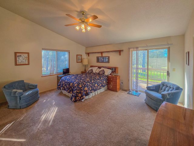 2363 Jaynes Drive, Grants Pass, OR 97527