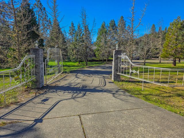 2363 Jaynes Drive, Grants Pass, OR 97527