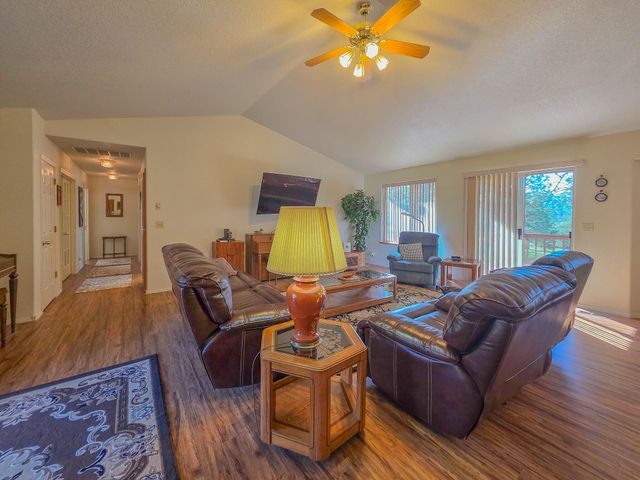 2363 Jaynes Drive, Grants Pass, OR 97527