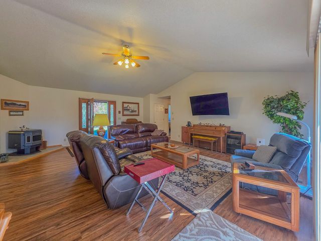 2363 Jaynes Drive, Grants Pass, OR 97527