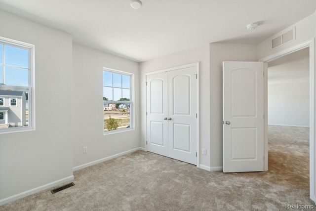 4294 Oak Street, Grand Blanc, MI 48439