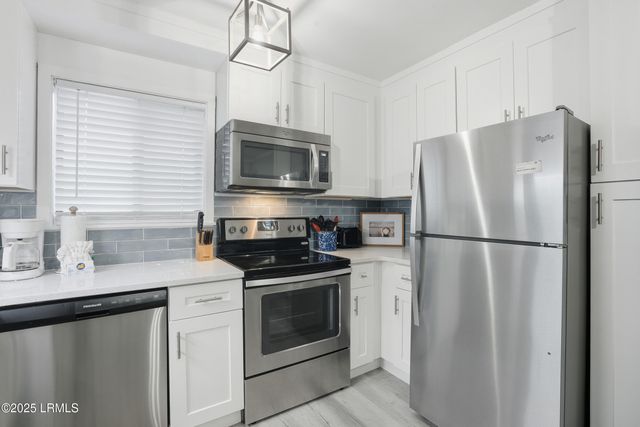 663 William Hilton Pkwy Apt 1221, Hilton Head Island, SC 29928