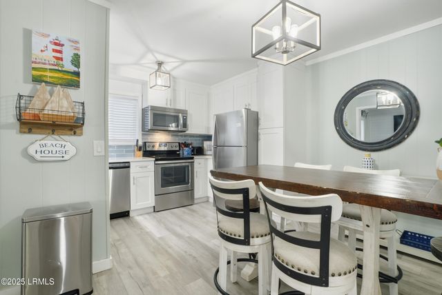 663 William Hilton Pkwy Apt 1221, Hilton Head Island, SC 29928