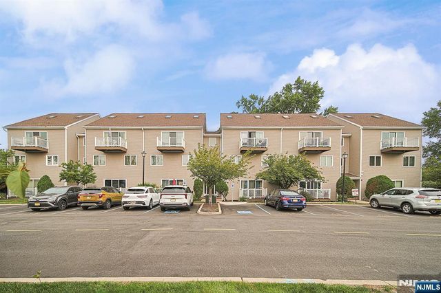 59 Presidential Drive, Englewood, NJ 07631
