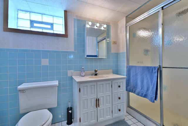 7421 W Oakton Street, Niles, IL 60714