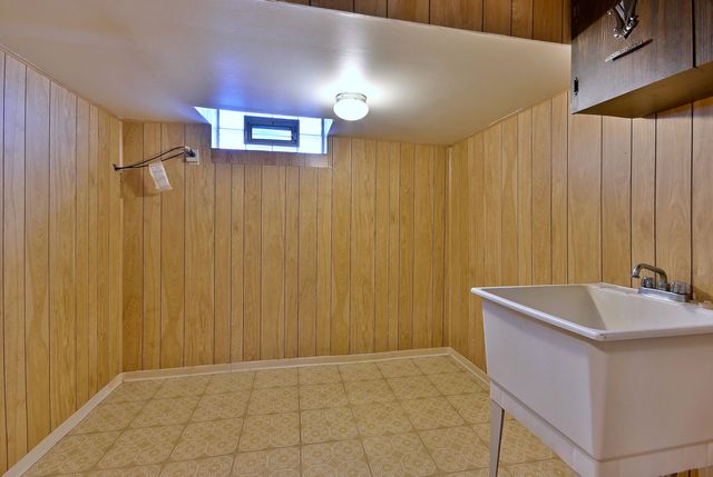 7421 W Oakton Street, Niles, IL 60714