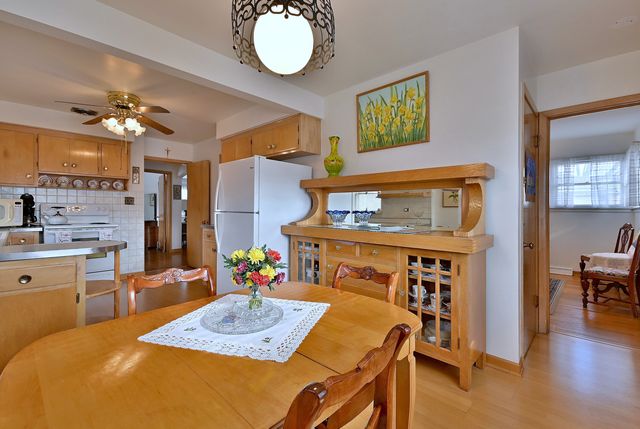 7421 W Oakton Street, Niles, IL 60714