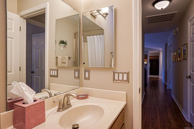 32 Majorca Drive, Hot Springs Village, AR 71909