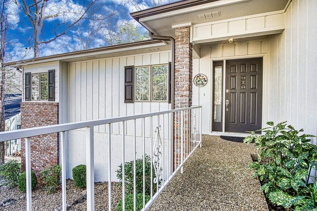 32 Majorca Drive, Hot Springs Village, AR 71909