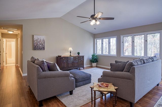 32 Majorca Drive, Hot Springs Village, AR 71909