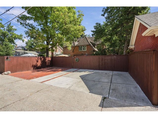 1643 N Monaco Street Pkwy, Denver, CO 80220