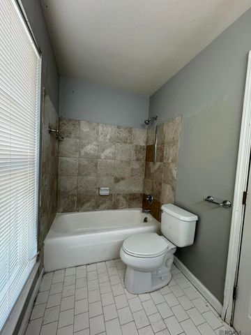 4555 Alvin Dark Ave, Baton Rouge, LA 70820