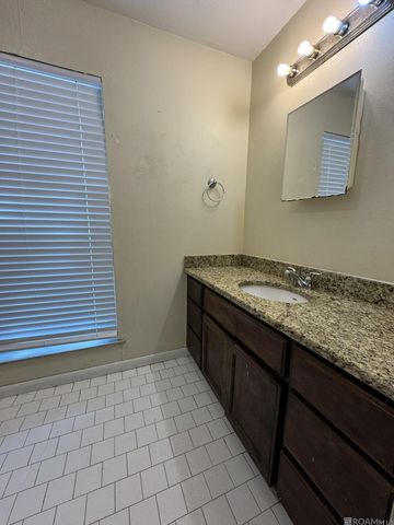 4555 Alvin Dark Ave, Baton Rouge, LA 70820