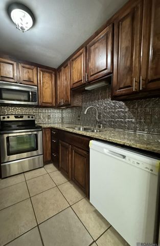 4555 Alvin Dark Ave, Baton Rouge, LA 70820